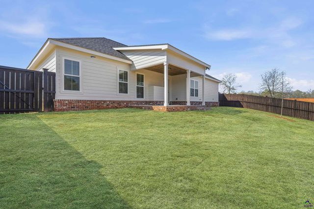 215 Saraland Trail, Perry, GA 31069