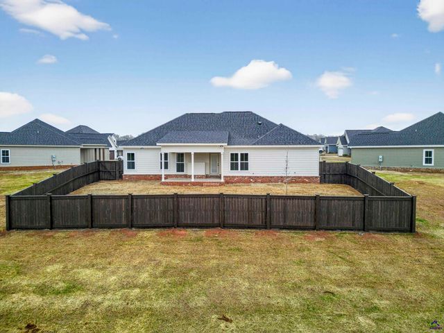 215 Saraland Trail, Perry, GA 31069