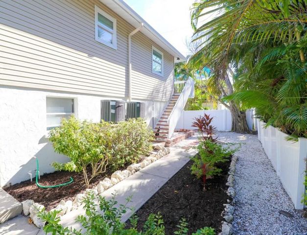 213 71ST STREET A&B, Holmes Beach, FL 34217