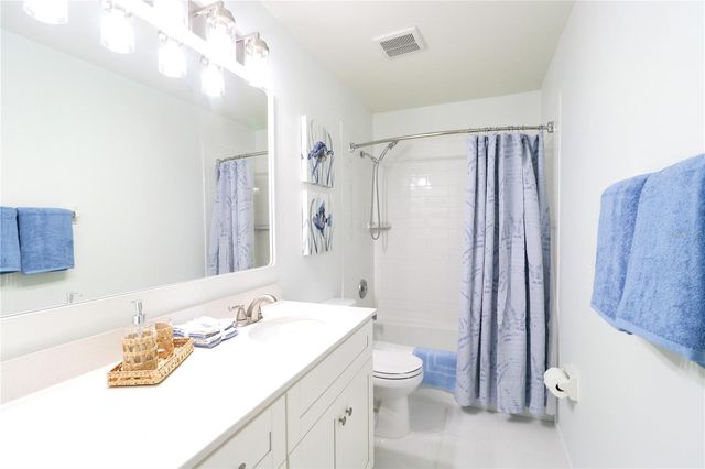 213 71ST STREET A&B, Holmes Beach, FL 34217