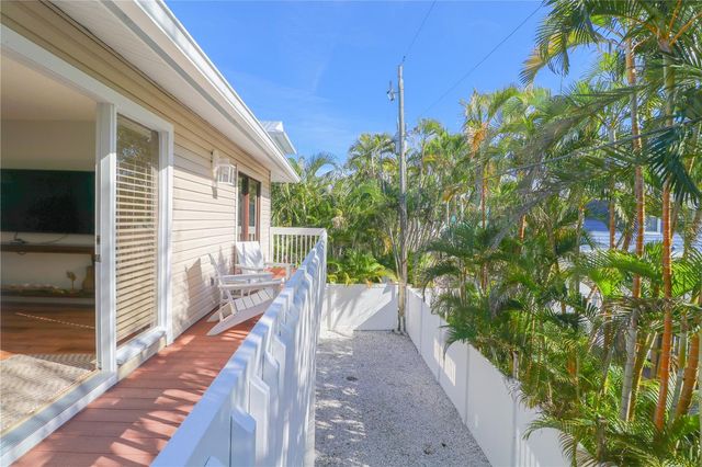 213 71ST STREET A&B, Holmes Beach, FL 34217