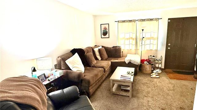 3017 Hampton Road, St Joseph, MO 64505