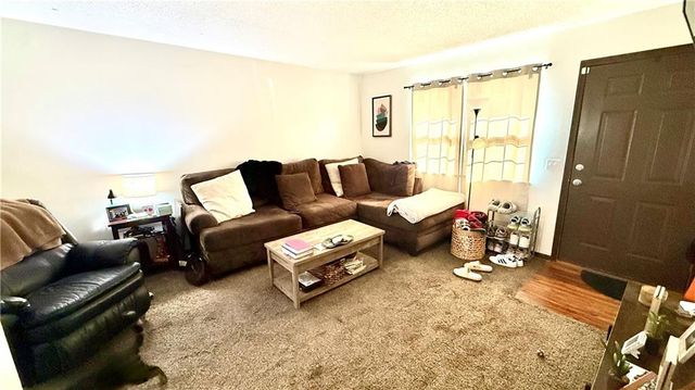 3017 Hampton Road, St Joseph, MO 64505