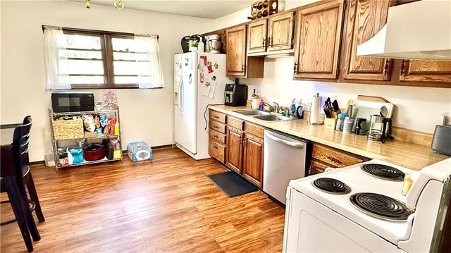 3017 Hampton Road, St Joseph, MO 64505