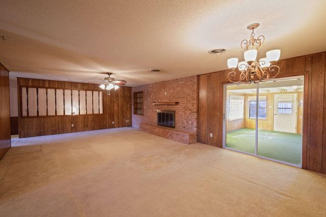 2503 Holliday Street, Plainview, TX 79072