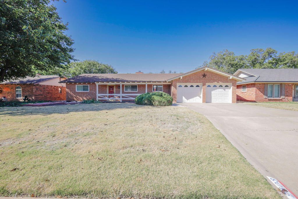 2503 Holliday Street, Plainview, TX 79072