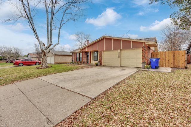 1008 Kay Lynn Street, Mansfield, TX 76063