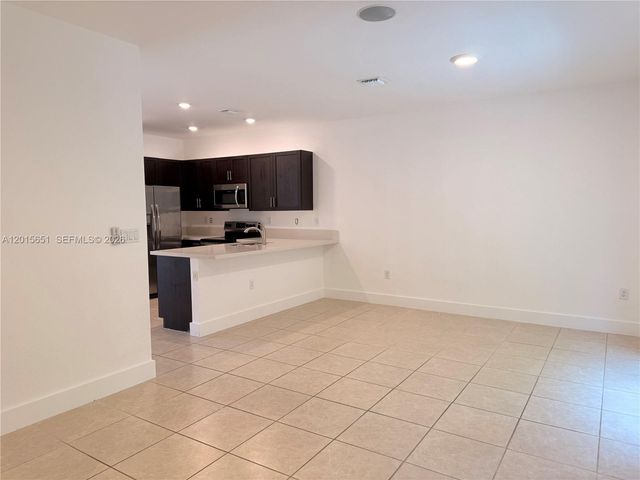 1328 SE 26th Ter ., Homestead, FL 33035