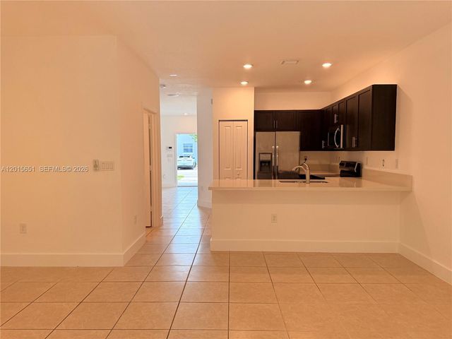 1328 SE 26th Ter ., Homestead, FL 33035