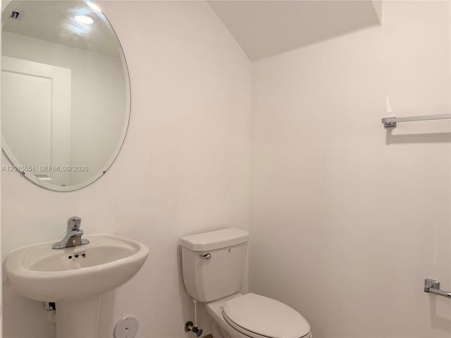 1328 SE 26th Ter ., Homestead, FL 33035