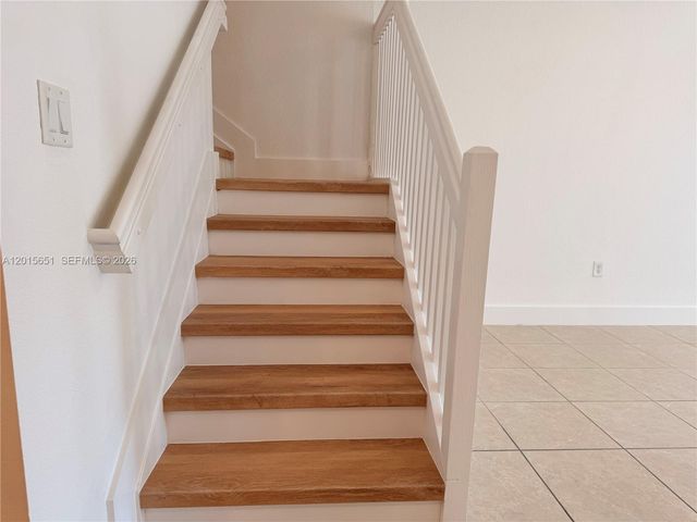 1328 SE 26th Ter ., Homestead, FL 33035