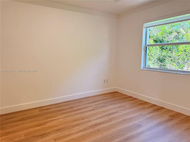 1328 SE 26th Ter ., Homestead, FL 33035