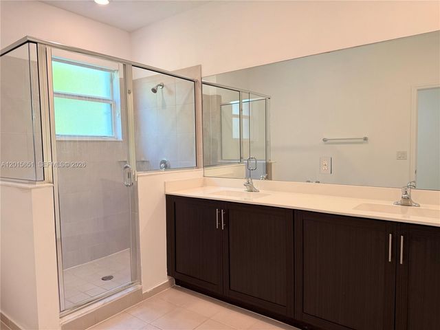 1328 SE 26th Ter ., Homestead, FL 33035