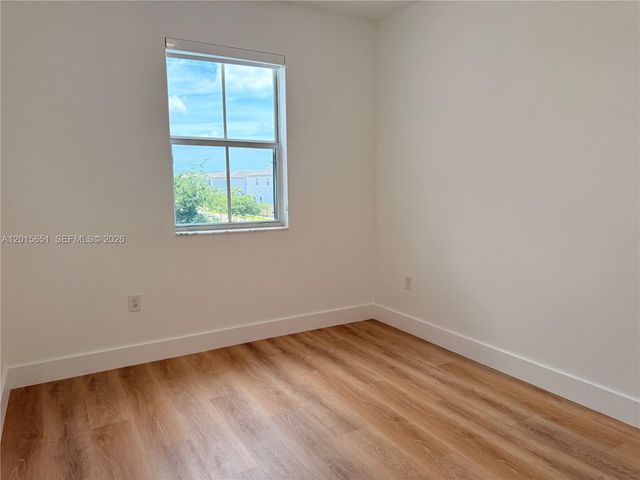 1328 SE 26th Ter ., Homestead, FL 33035