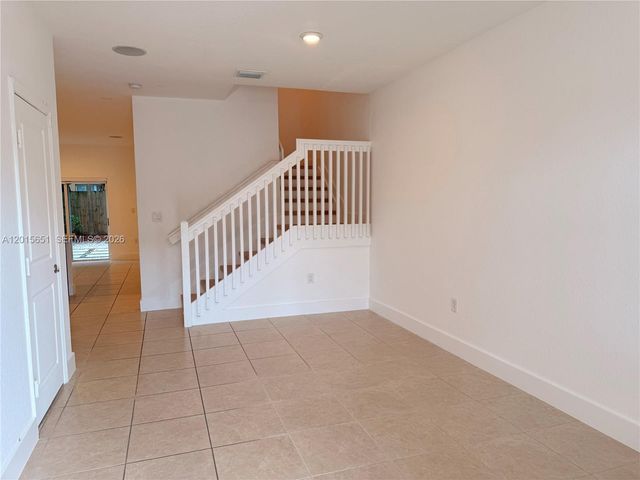 1328 SE 26th Ter ., Homestead, FL 33035