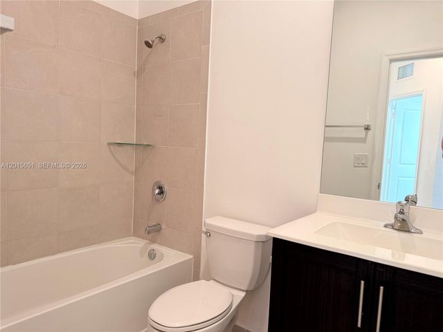 1328 SE 26th Ter ., Homestead, FL 33035