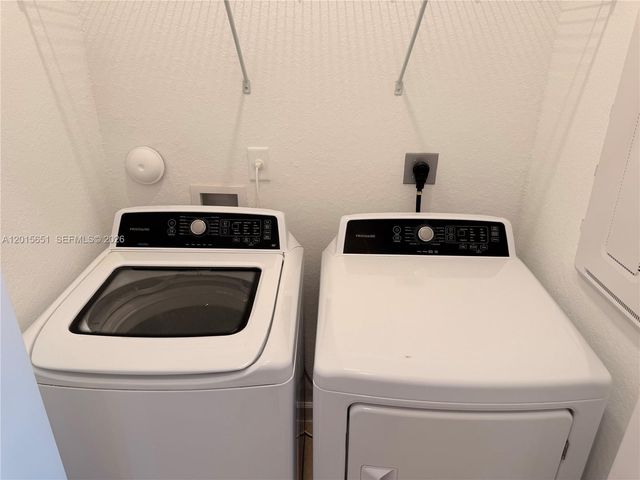 1328 SE 26th Ter ., Homestead, FL 33035