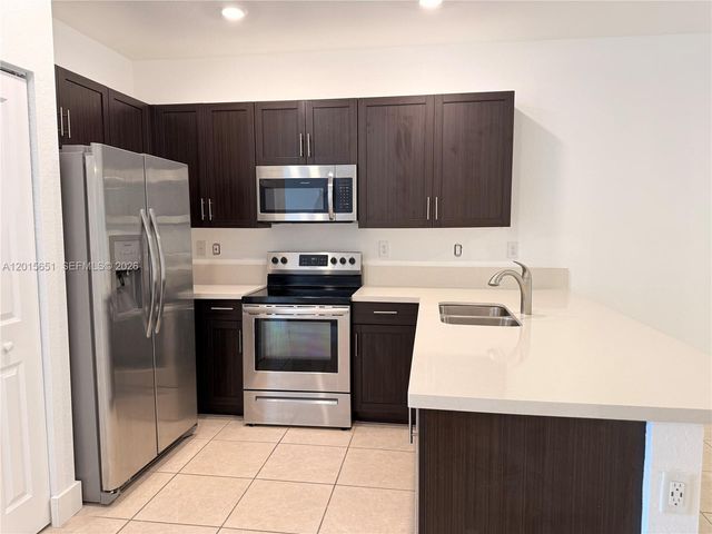 1328 SE 26th Ter ., Homestead, FL 33035