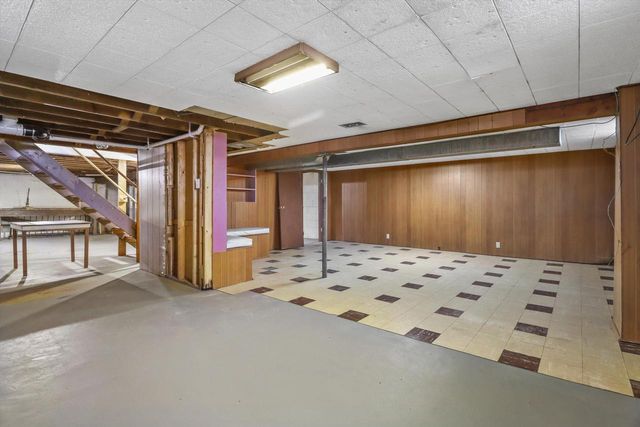 34302 Loland DRIVE, Waterford, WI 53185