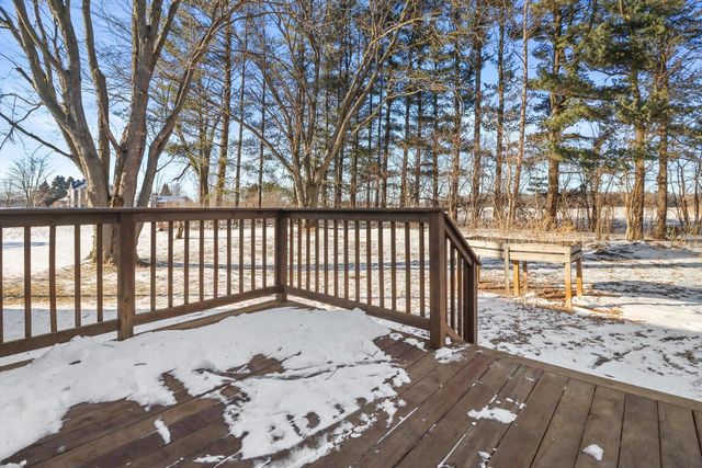 34302 Loland DRIVE, Waterford, WI 53185