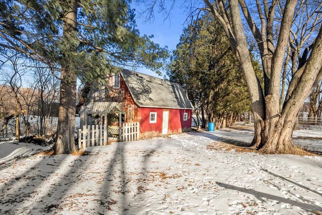 34302 Loland DRIVE, Waterford, WI 53185