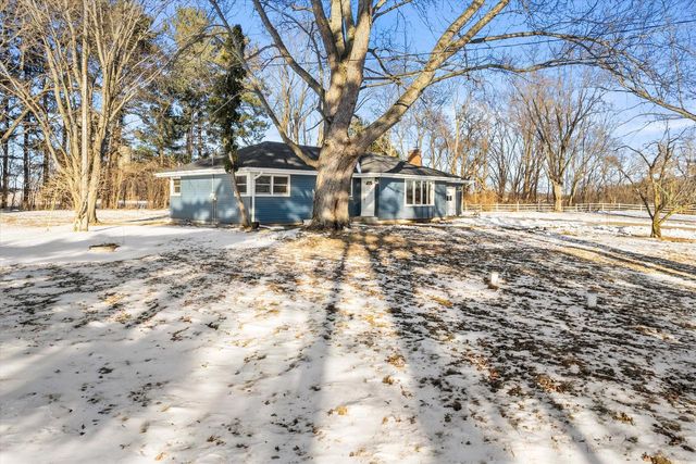 34302 Loland DRIVE, Waterford, WI 53185