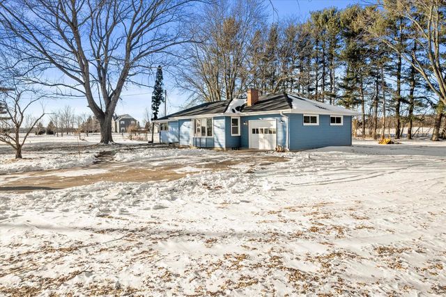 34302 Loland DRIVE, Waterford, WI 53185