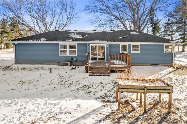 34302 Loland DRIVE, Waterford, WI 53185
