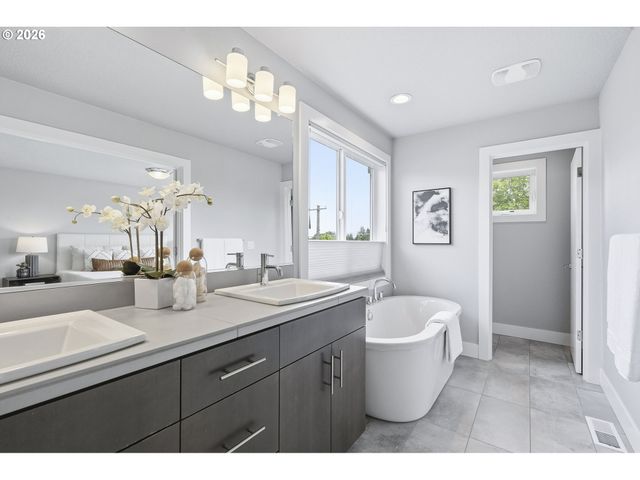5425 Ne 32ND Pl, Portland, OR 97211