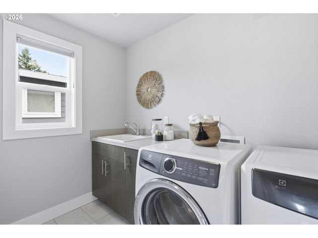 5425 Ne 32ND Pl, Portland, OR 97211