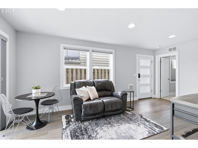 5425 Ne 32ND Pl, Portland, OR 97211