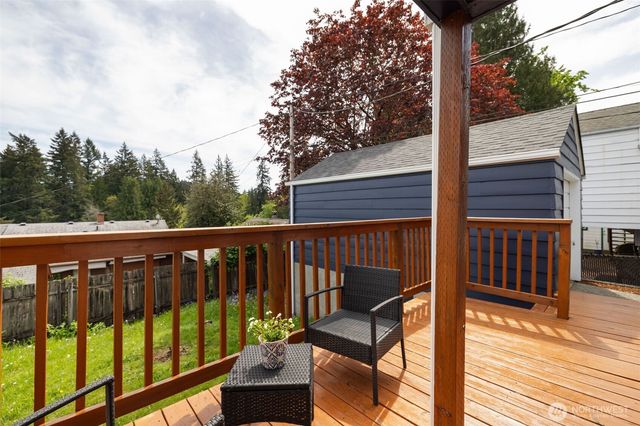 330 Dora Avenue, Bremerton, WA 98312