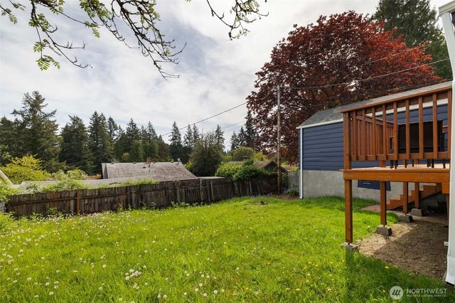 330 Dora Avenue, Bremerton, WA 98312