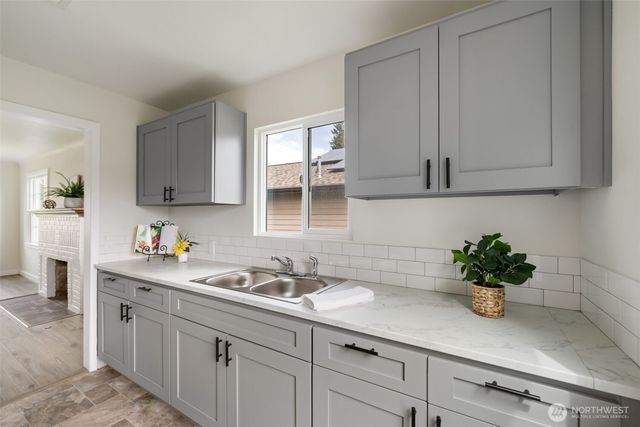 330 Dora Avenue, Bremerton, WA 98312