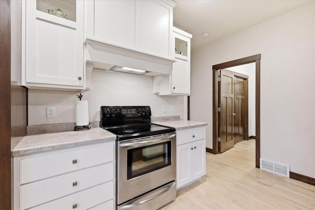 N9185 JONSCH DRIVE, Appleton, WI 54915