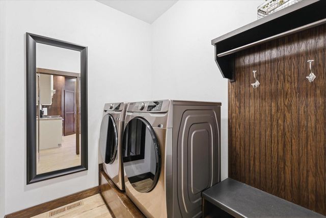 N9185 JONSCH DRIVE, Appleton, WI 54915