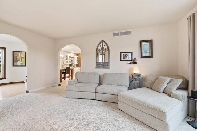 N9185 JONSCH DRIVE, Appleton, WI 54915