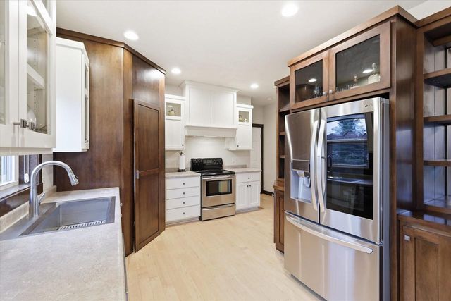 N9185 JONSCH DRIVE, Appleton, WI 54915