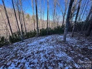 621 Round Top Road, Almond, NC 28702