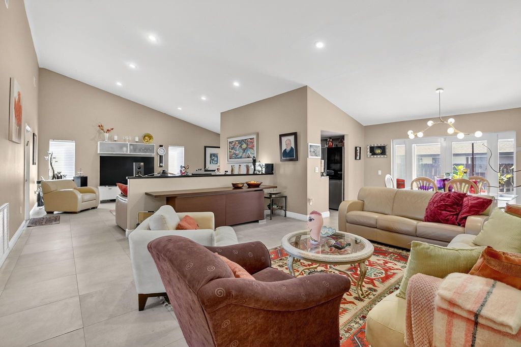 10120 Sheridan St., Pembroke Pines, FL 33026