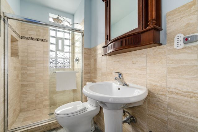 2208 W Cortez Street 3, Chicago, IL 60622