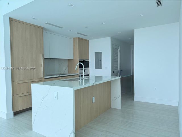 2411 Laguna Circle 1510, North Miami, FL 33181