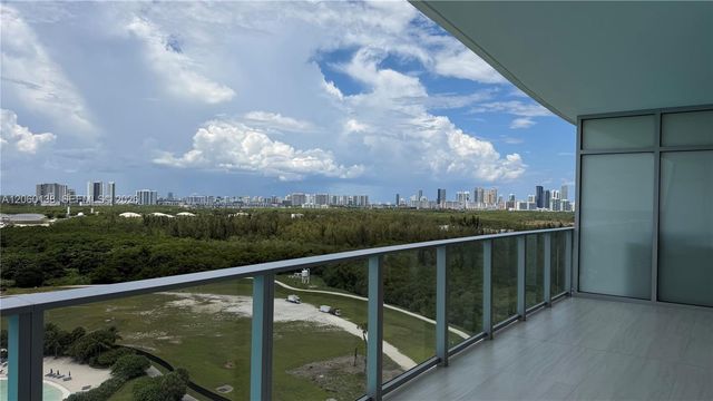 2411 Laguna Circle 1510, North Miami, FL 33181