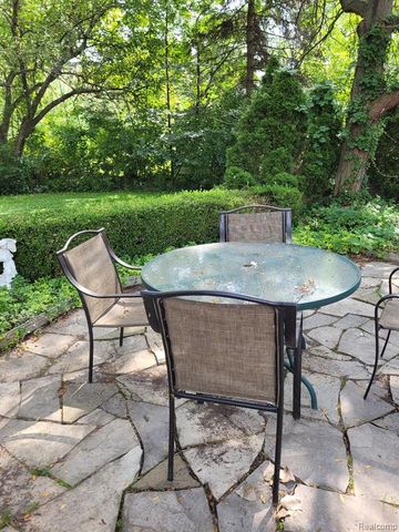 19061 Veronica Avenue, Eastpointe, MI 48021