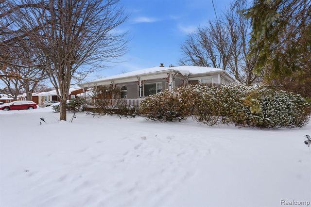 19061 Veronica Avenue, Eastpointe, MI 48021