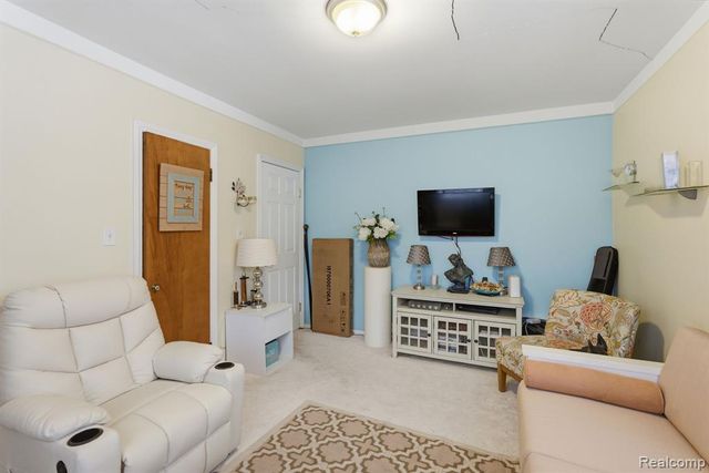 19061 Veronica Avenue, Eastpointe, MI 48021