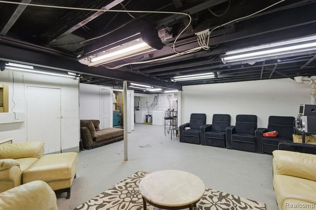 19061 Veronica Avenue, Eastpointe, MI 48021