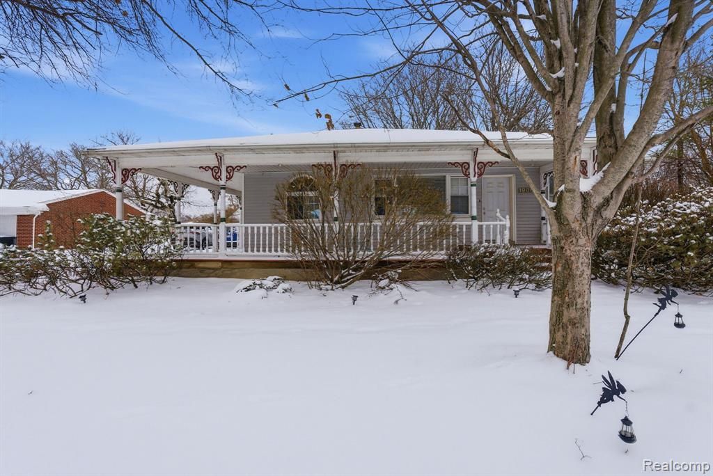 19061 Veronica Avenue, Eastpointe, MI 48021