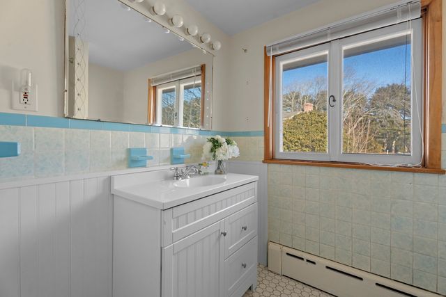 42 A & B New London Road, Groton, CT 06355