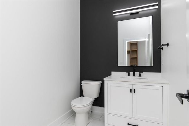 3931 NW 181st Street, Clive, IA 50325